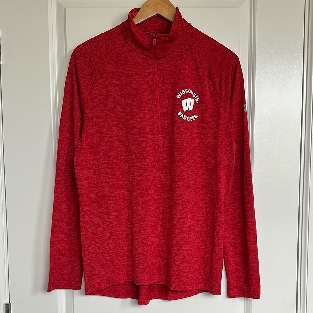 Under Armour Wisconsin Badgers Long Sleeve Men's sz Medium 1/4 Zip Pull Over Red